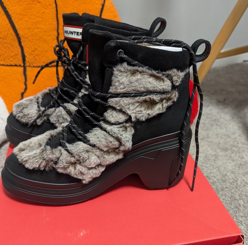 Hunter Explorer Insulated Lace-Up Commando Women's Boots